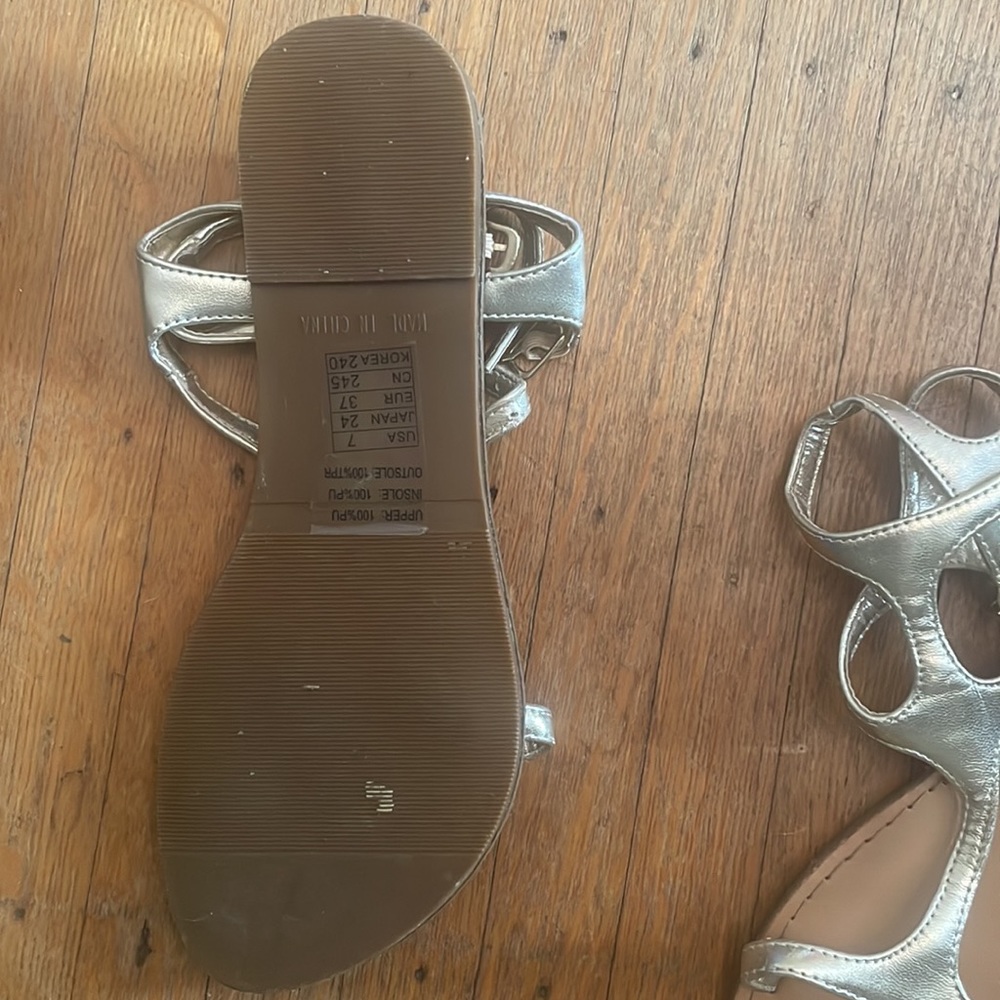 Silver sandals - Picture 2 of 2